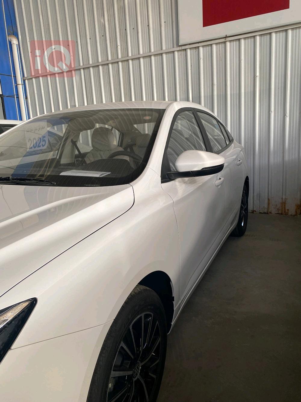 ئێم جی 5 پڵەس